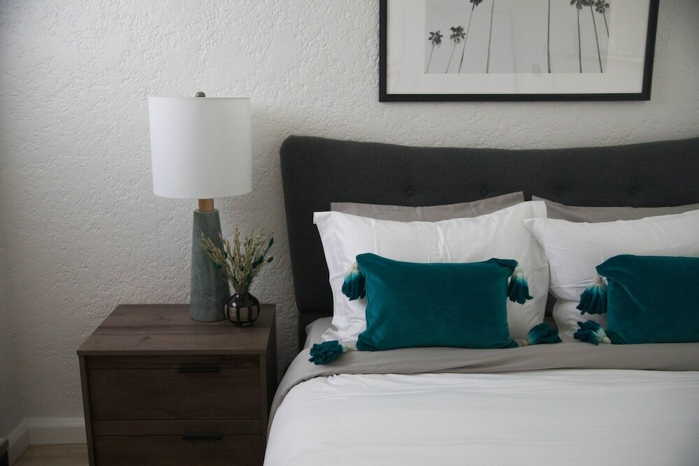 Фото Charming Studio in Beverly Boulevard! Sleeps 2!