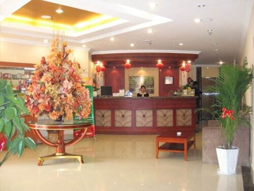 Гостиница Green Tree Inn Zhenjiang Zhongyang Street Rt-mart в Чжэньцзяне