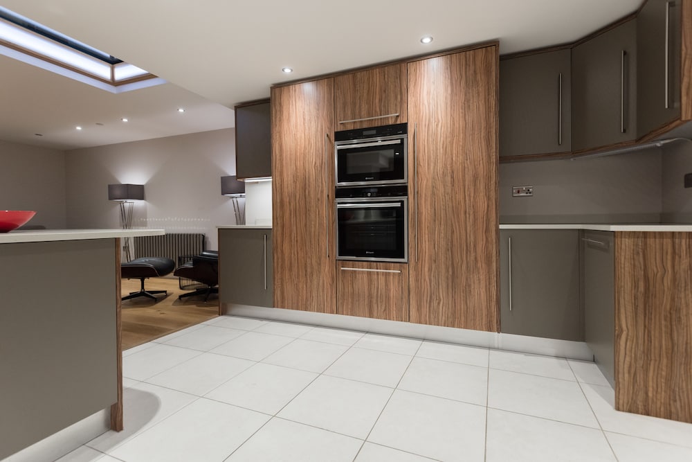 Фото The Escalier Mews - Stunning 3bdr Mews Home Flooded with Natural Light