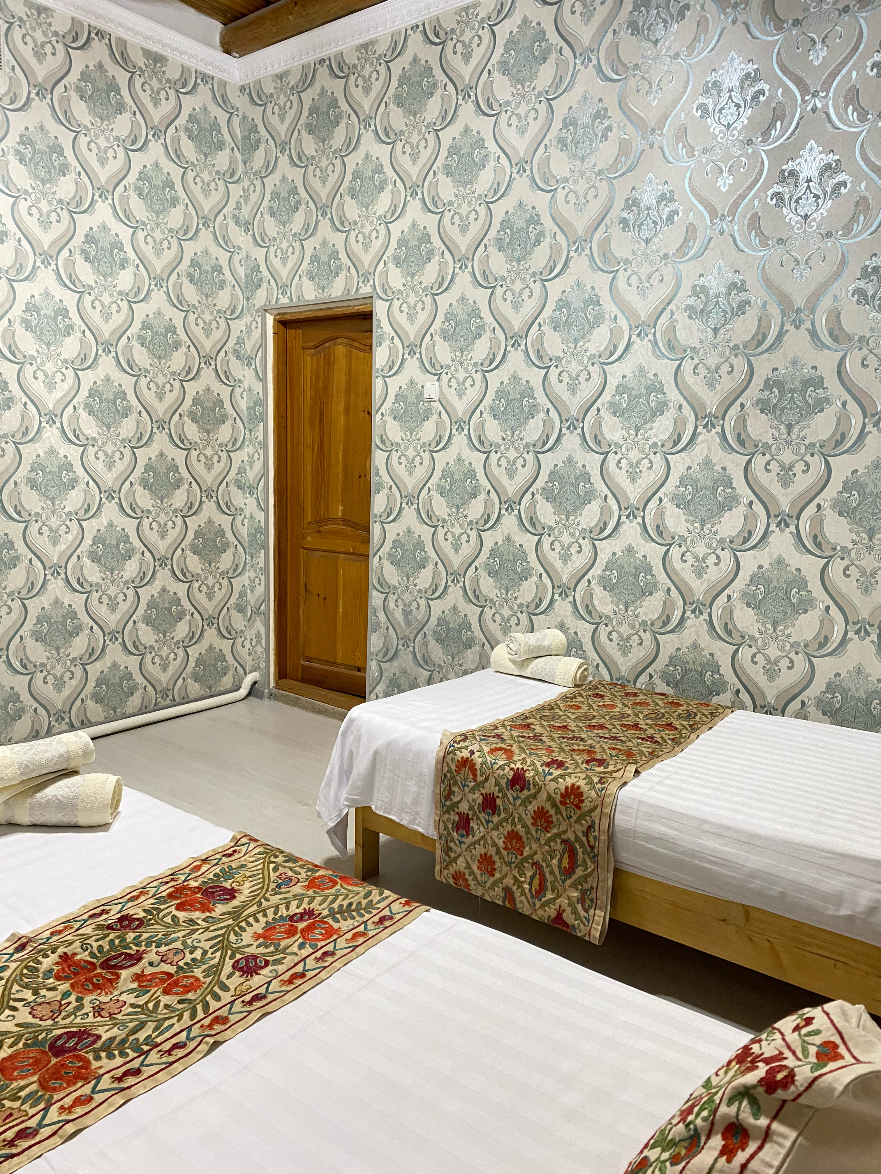 Фото Otkirbek Hotel