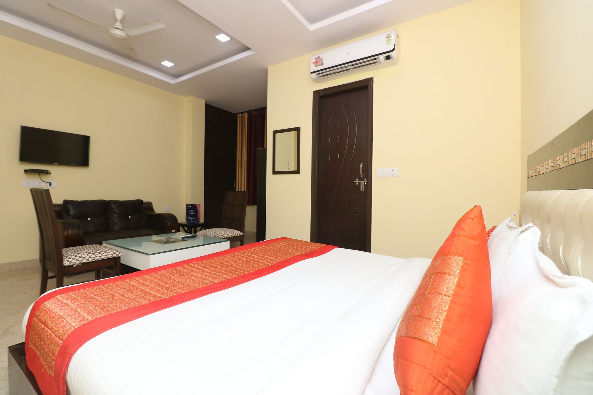 Фото Oyo 10013 Ashoka palace