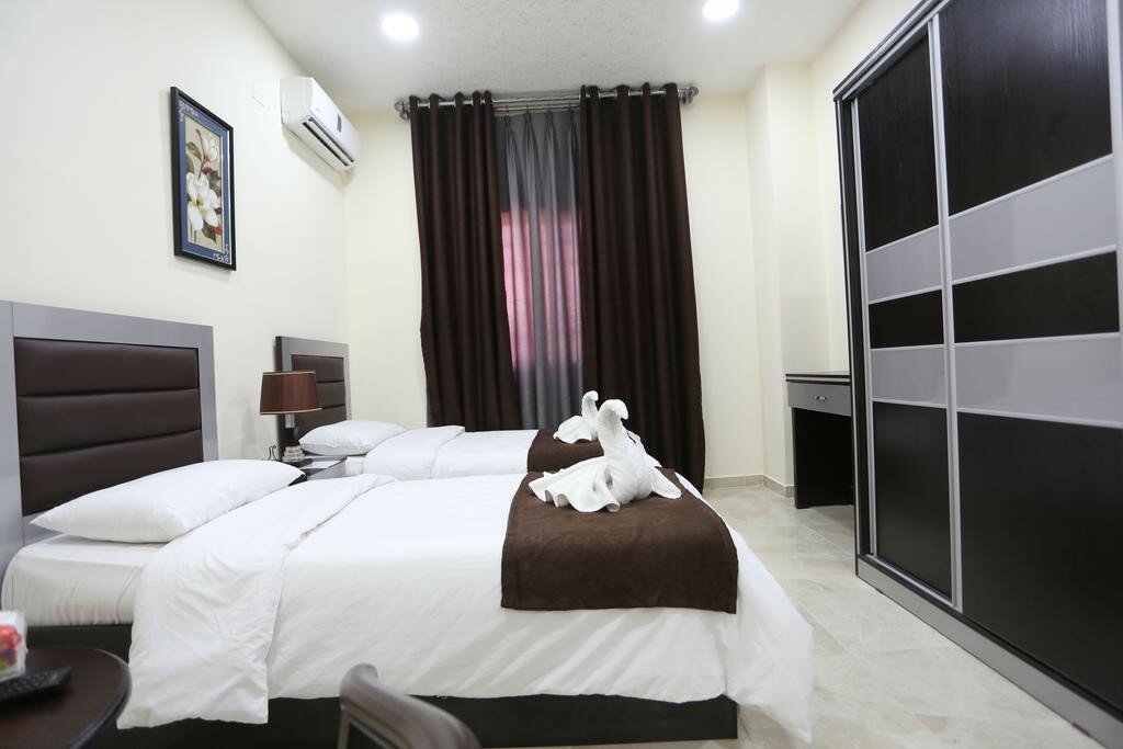 Фото 7Boys Hotel