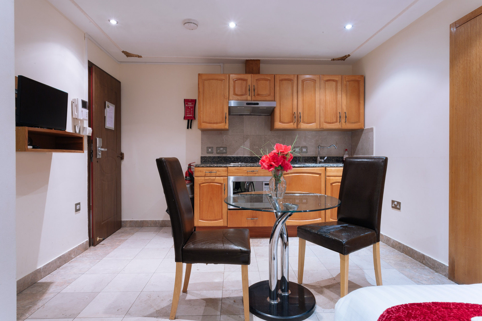 Фото London Plaza Serviced Apartments