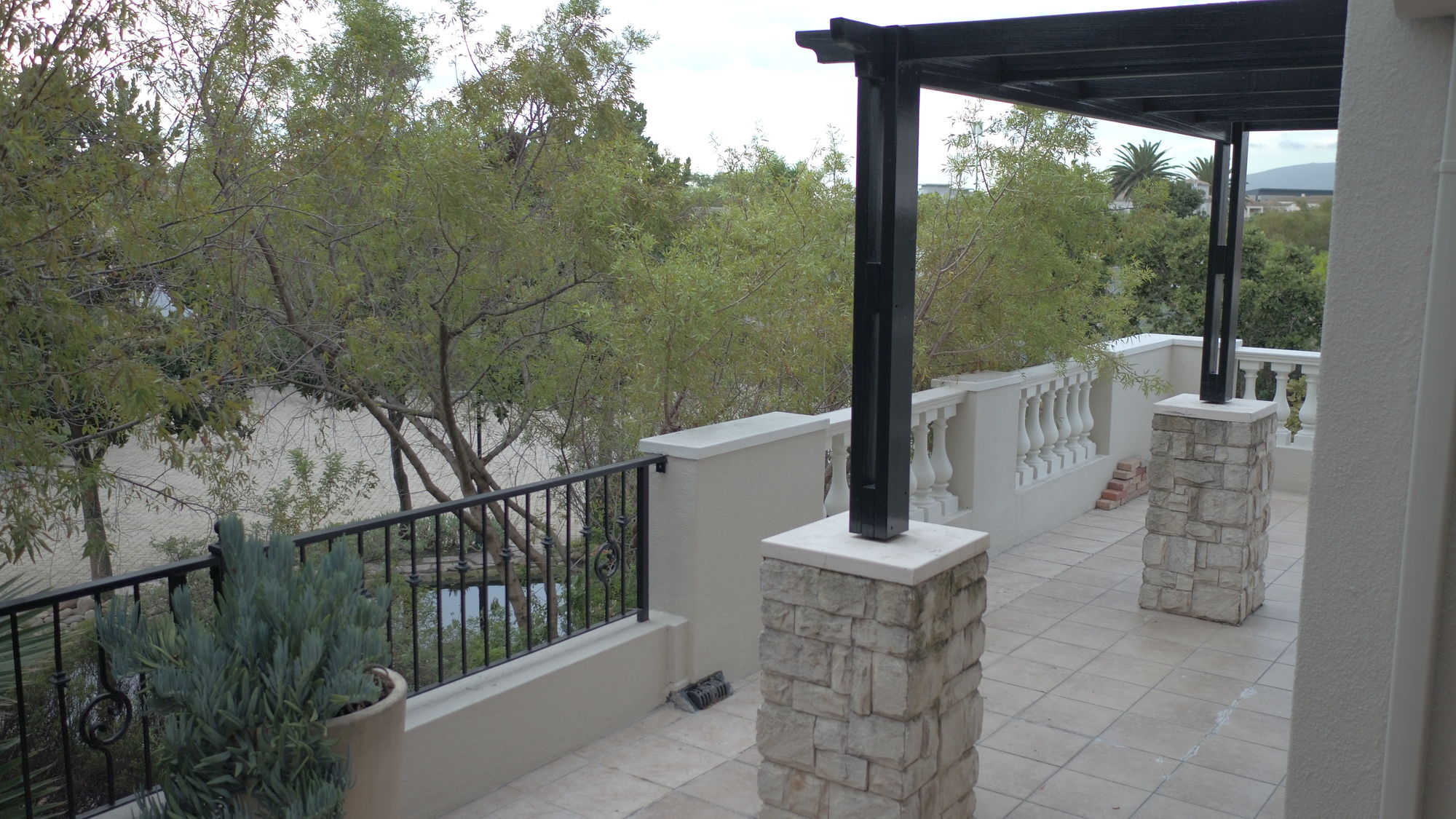 Фото Bougain Villas Apartments