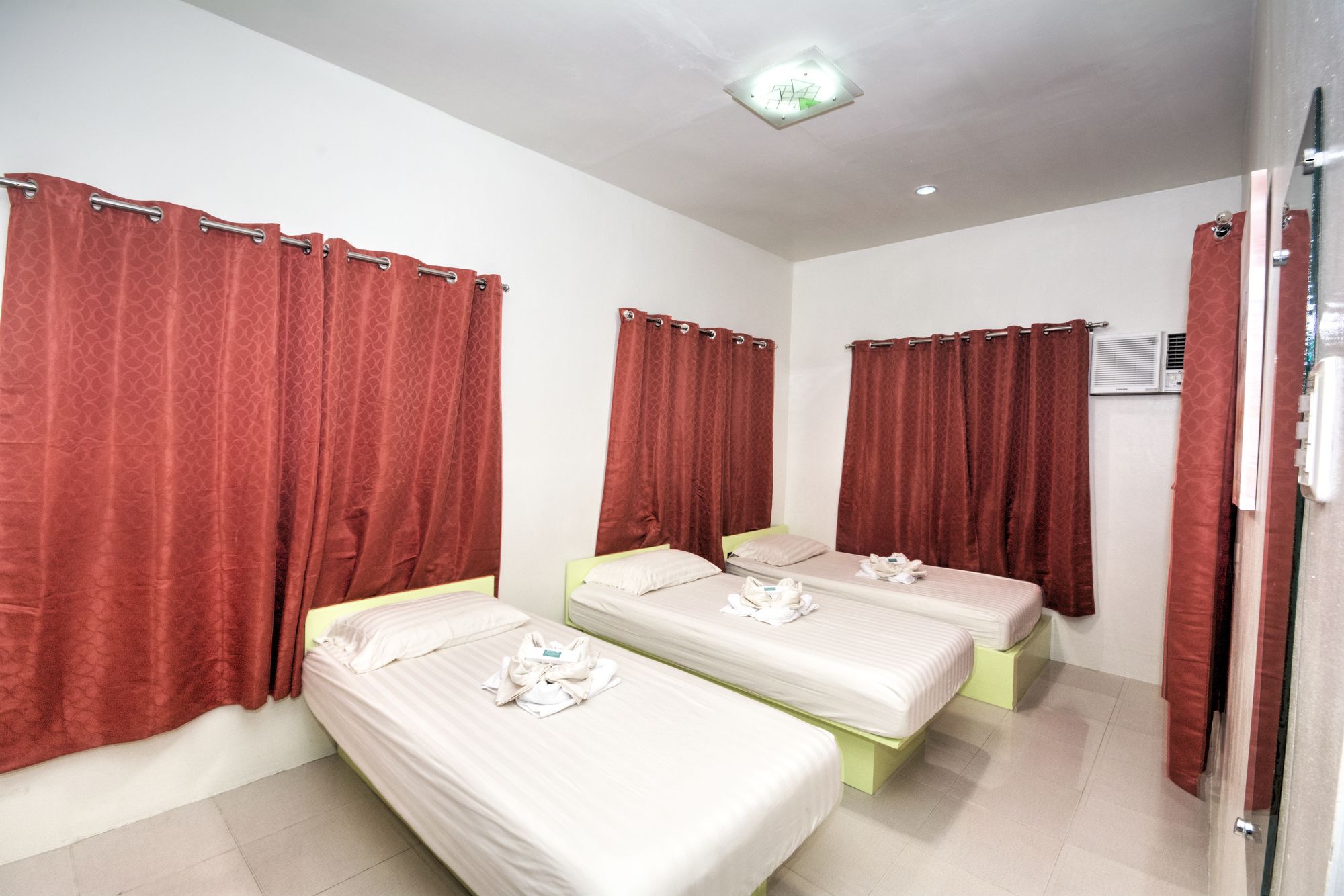 Фото Sulit Budget Hotel