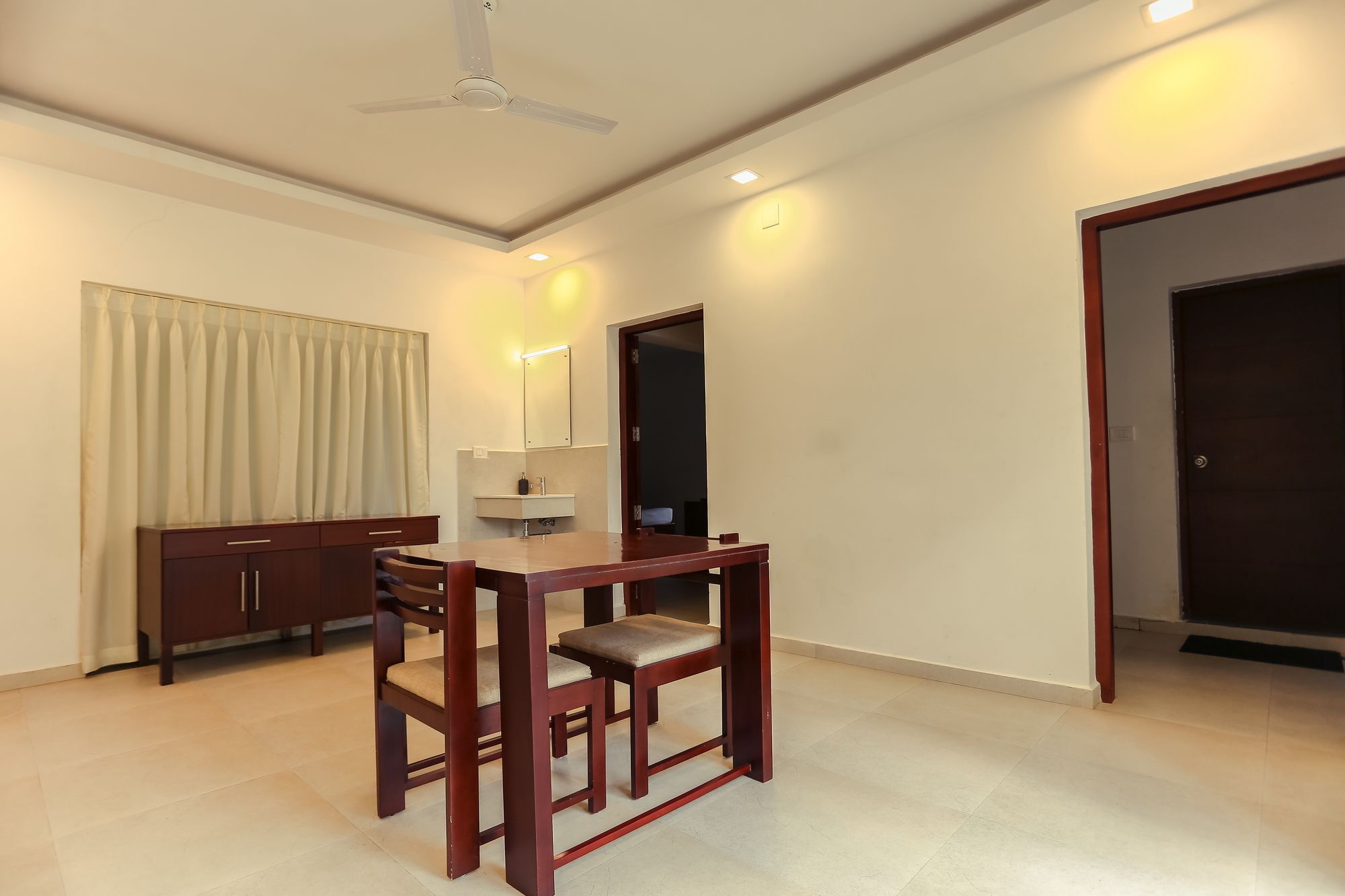 Фото Crayons Guest House