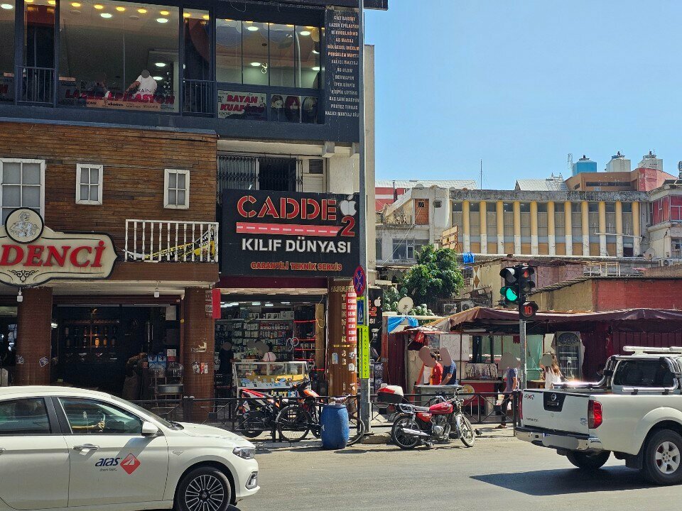 Items for mobile phones Avenue 2 Case World, Adana, photo