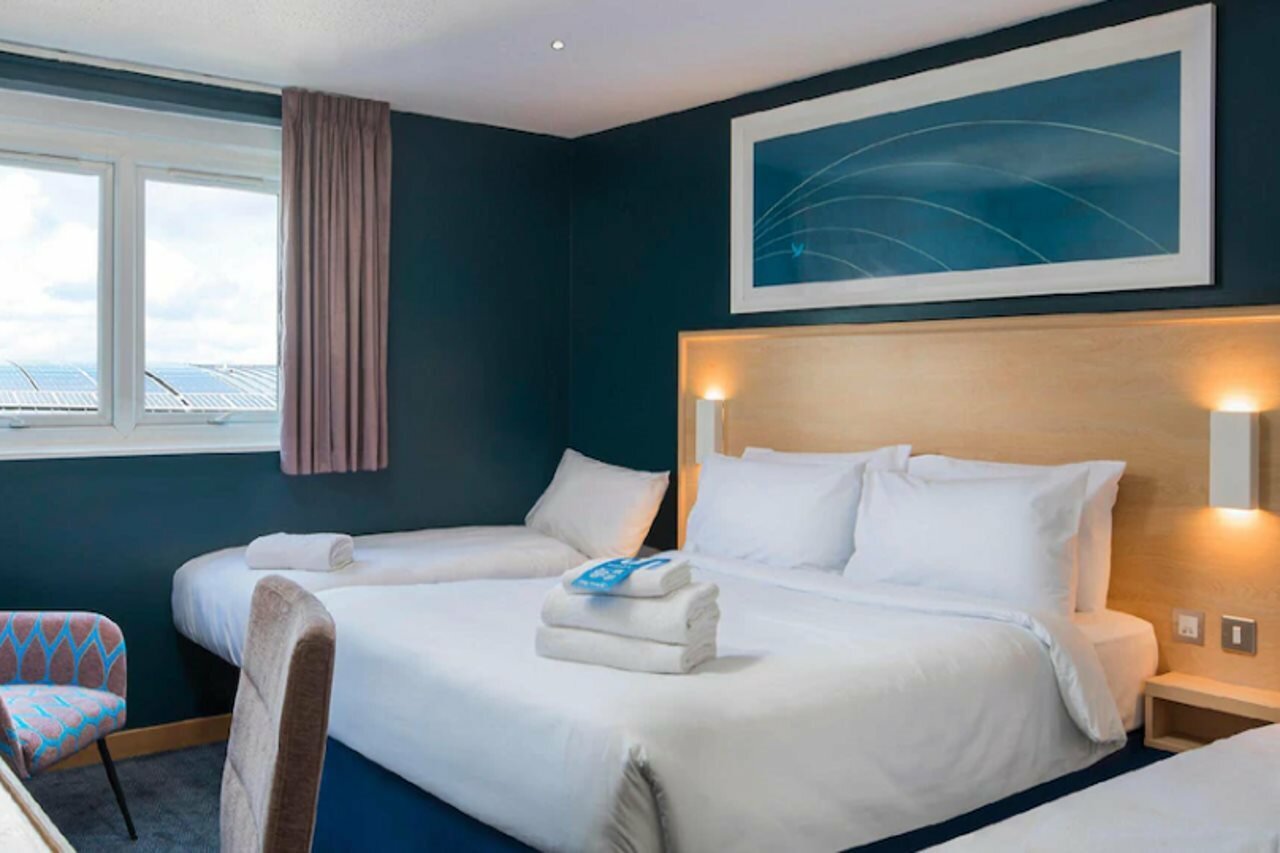 Фото Travelodge London Central City Road Hotel