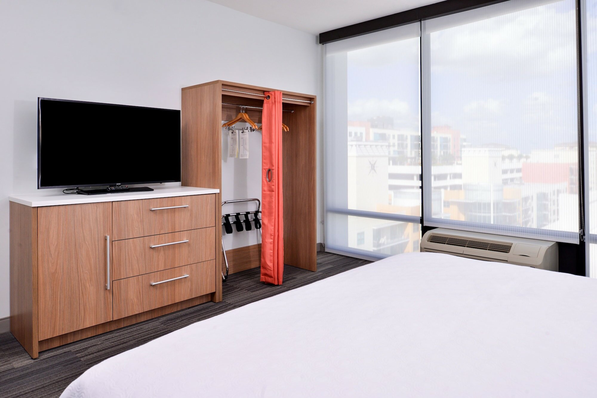 Фото Home2 Suites by Hilton Tampa Downtown Channel District