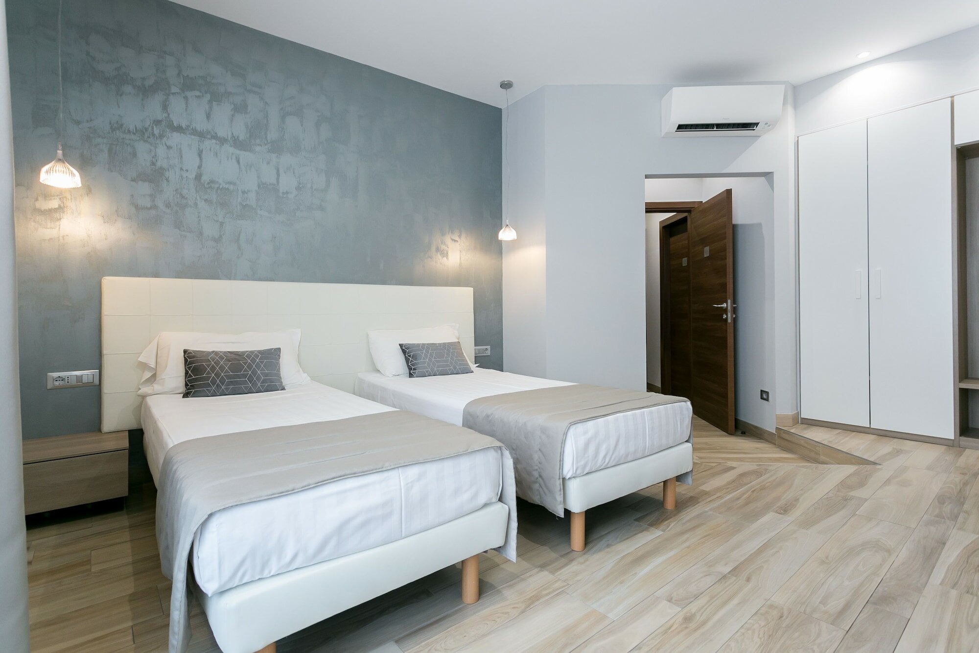 Фото ApartHotel Durini