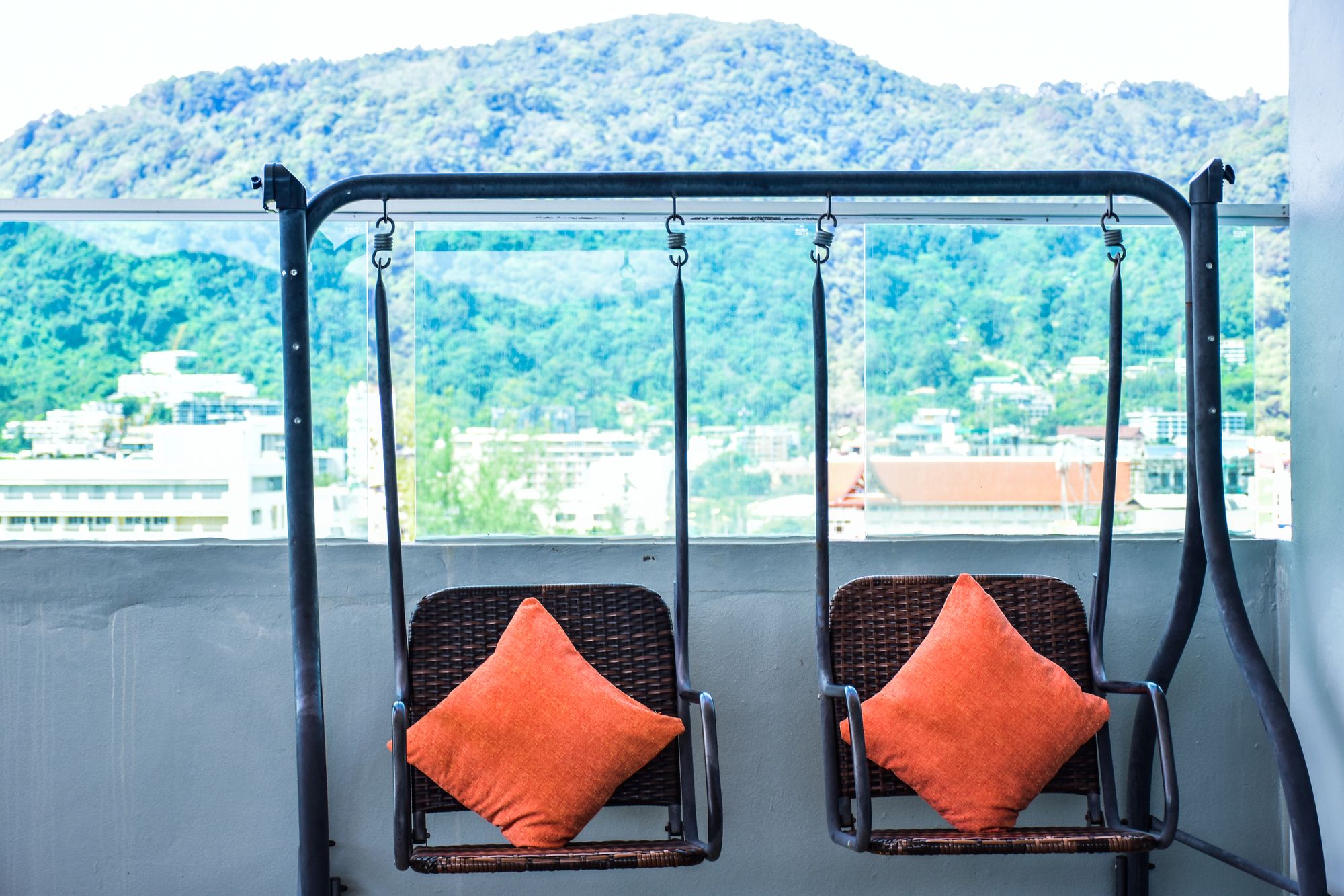 Фото Patong Buri Resort