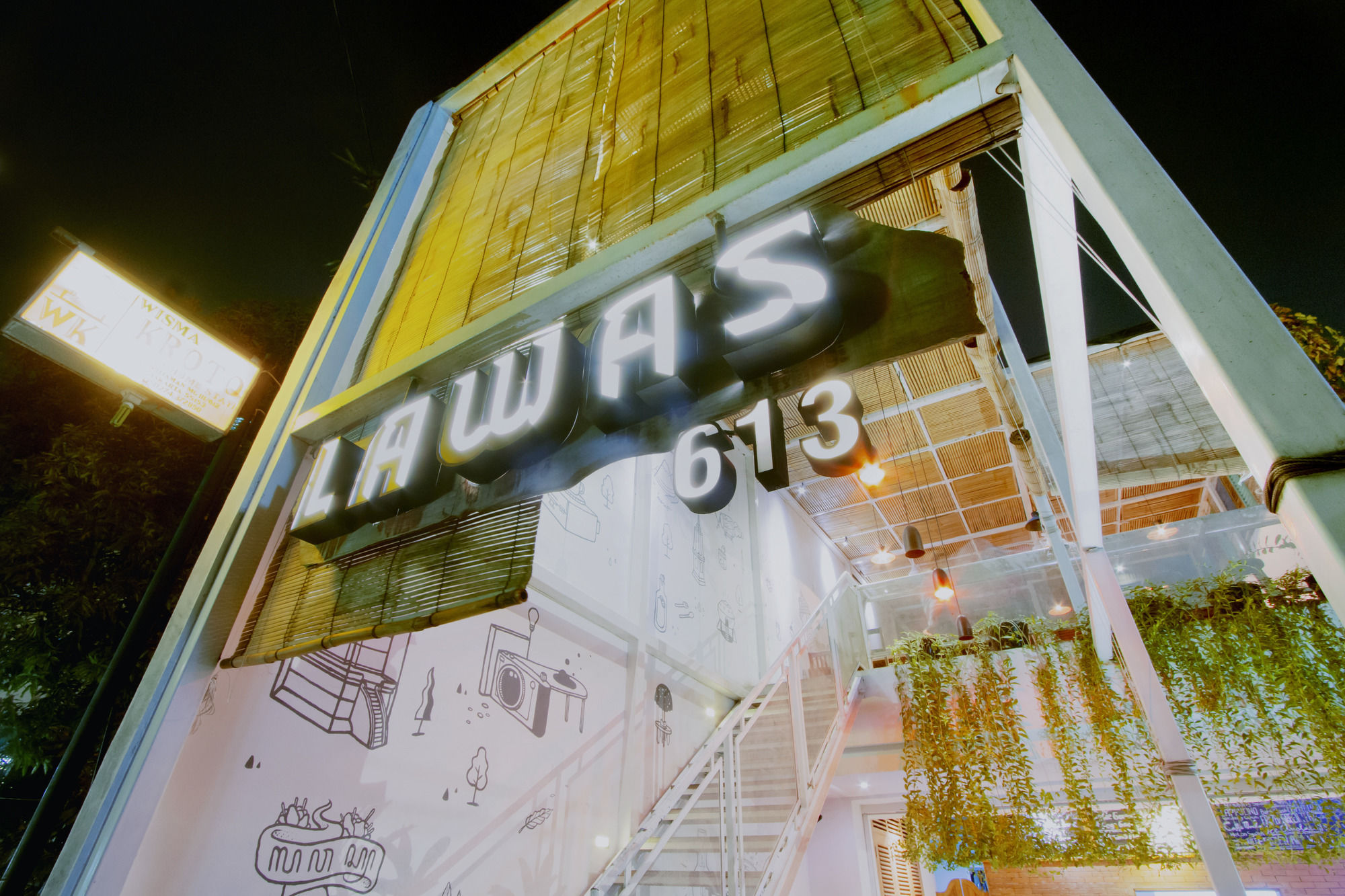 Фото Adhisthana Hotel