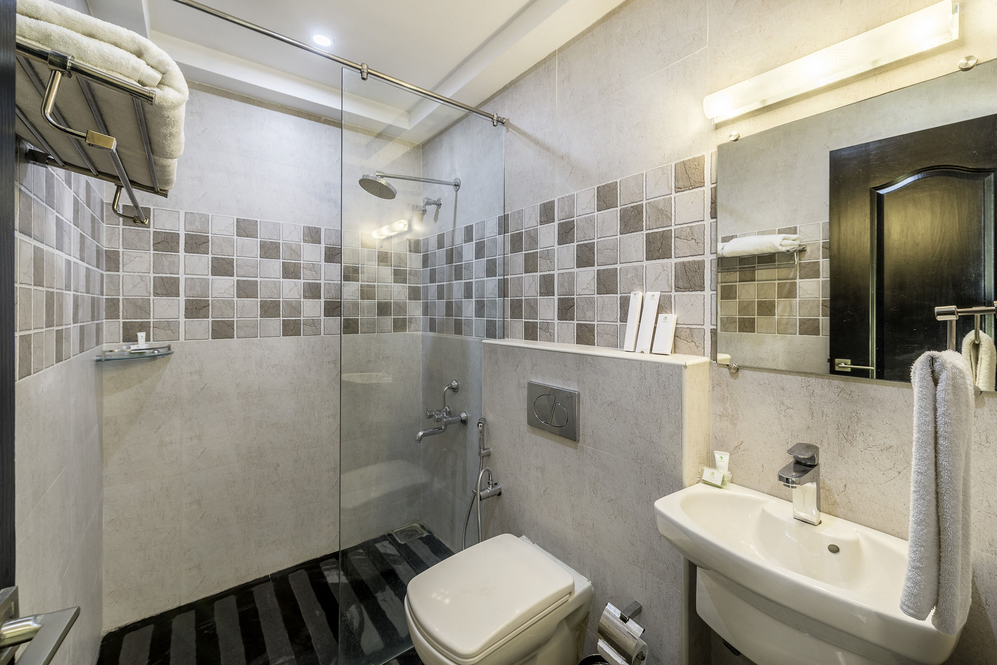 Фото Treebo Trend Elan