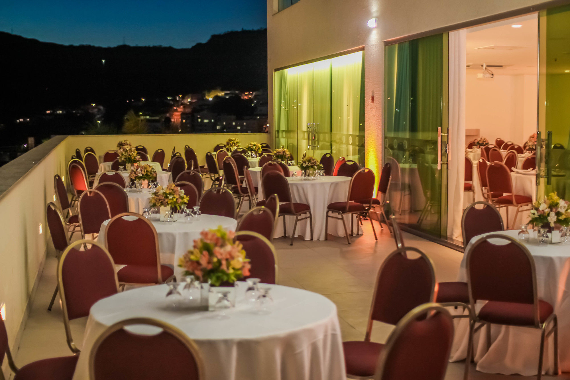 Фото IT Itabira Hotel