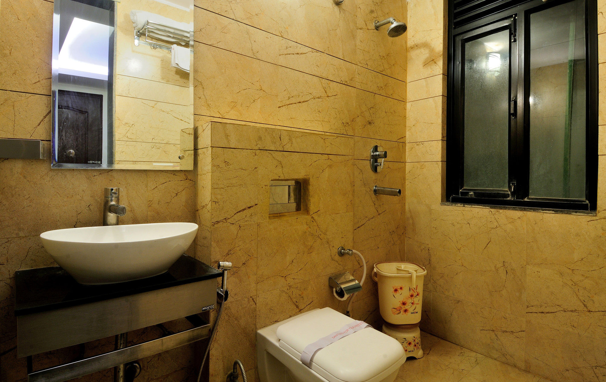 Фото Check In Room Chuna Mandi