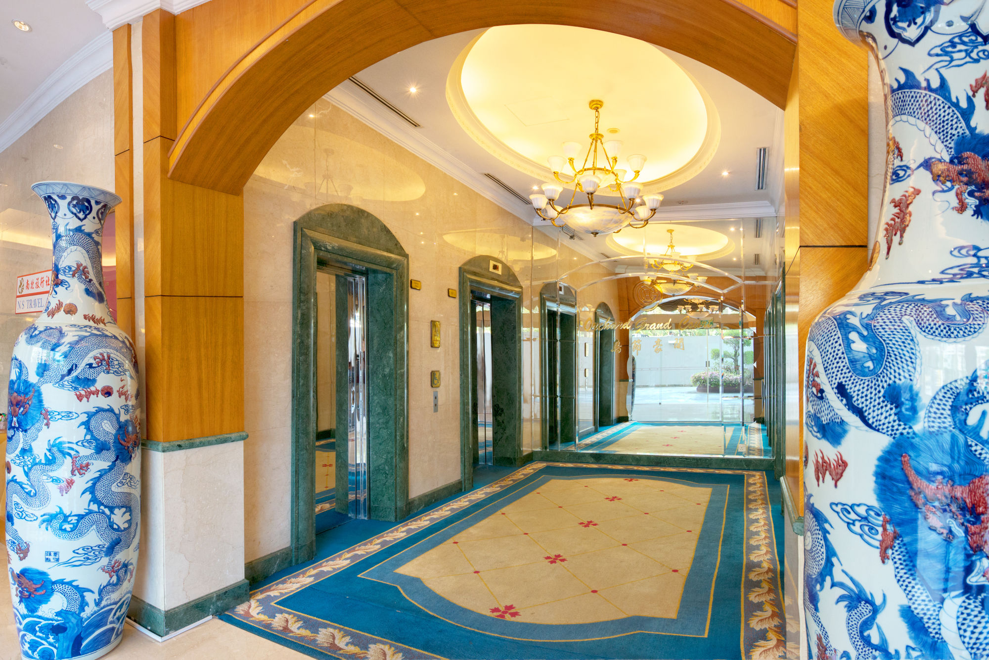 Фото Orchard Grand Court