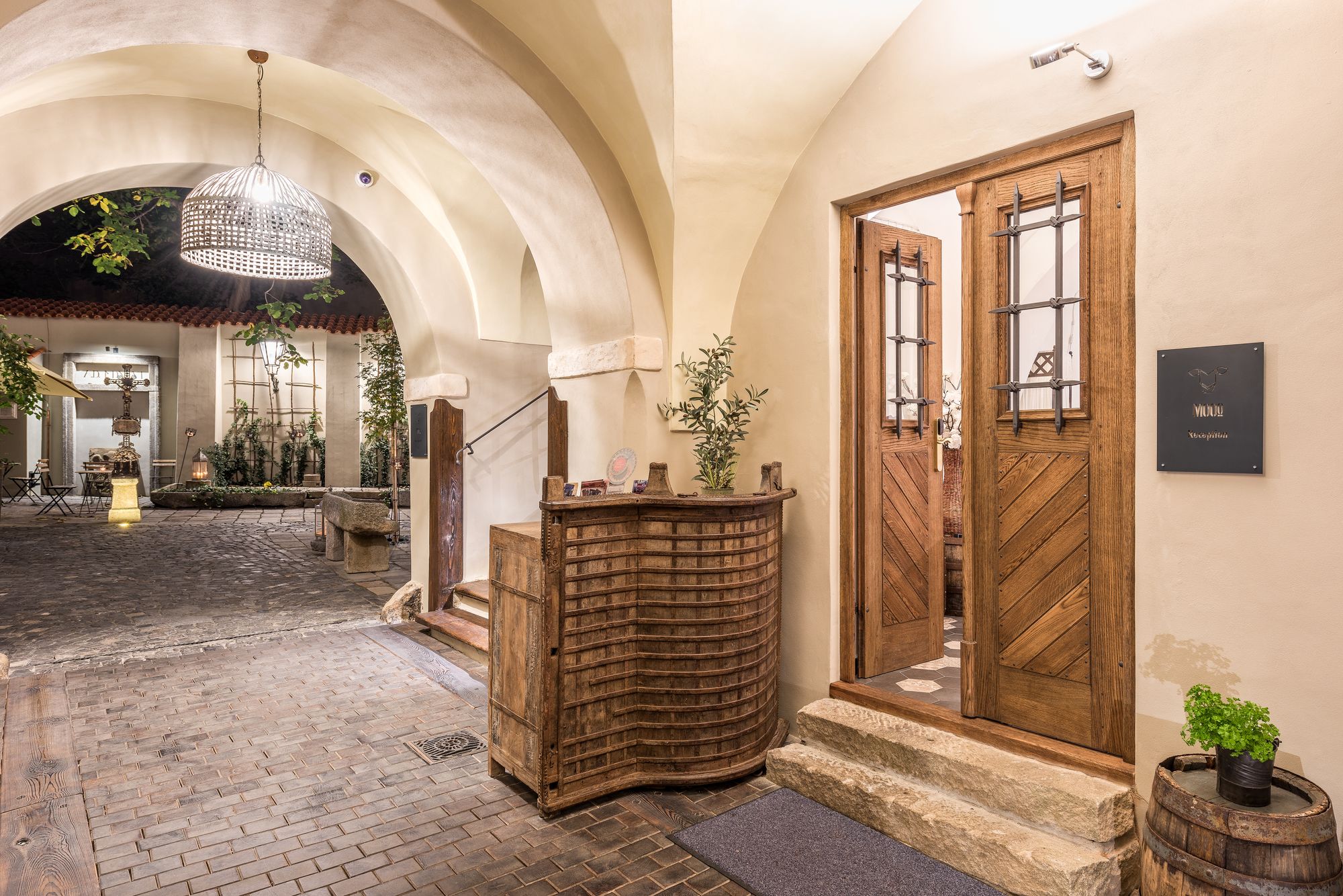 Фото MOOo by the Castle