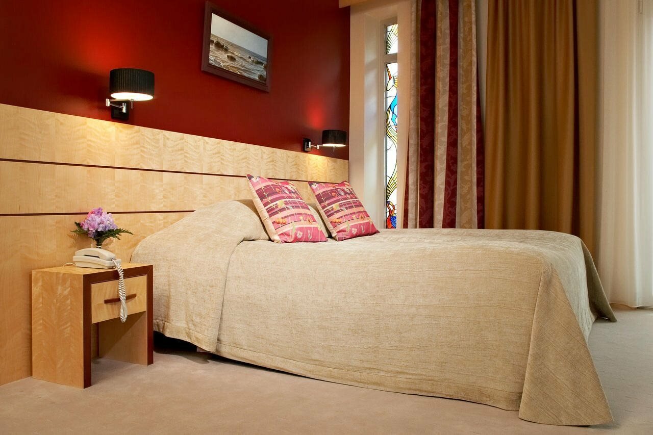 Фото Royal Square Hotel & Suites