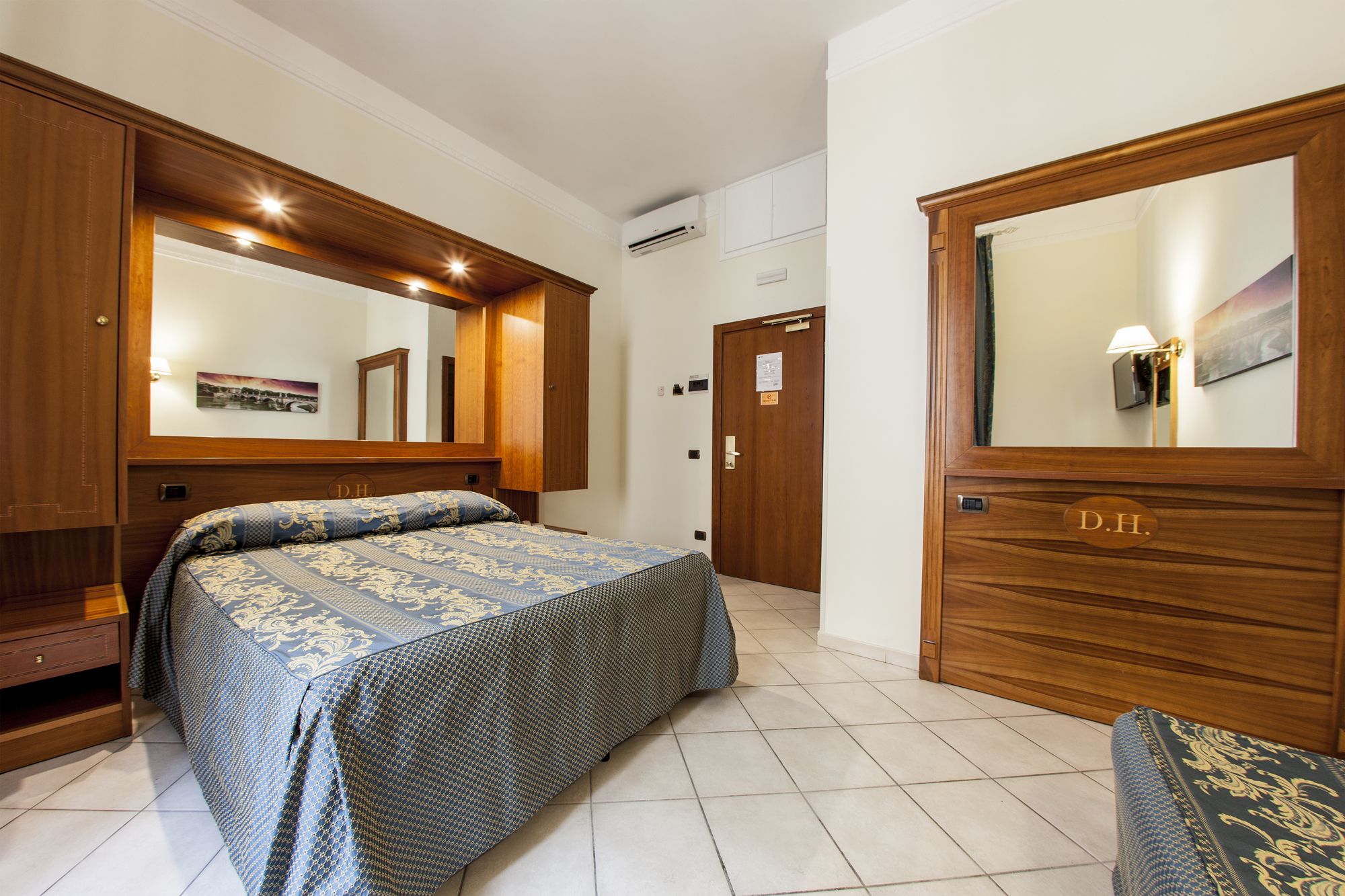 Фото Hotel Domus Praetoria