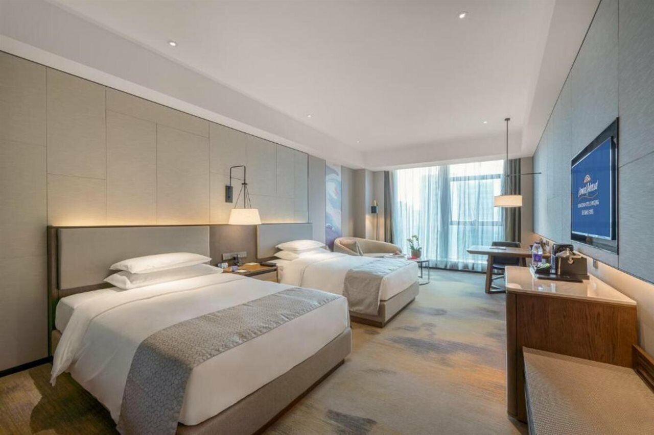 Фото Howard Johnson Wyndham Downtown Hotel Chongqing