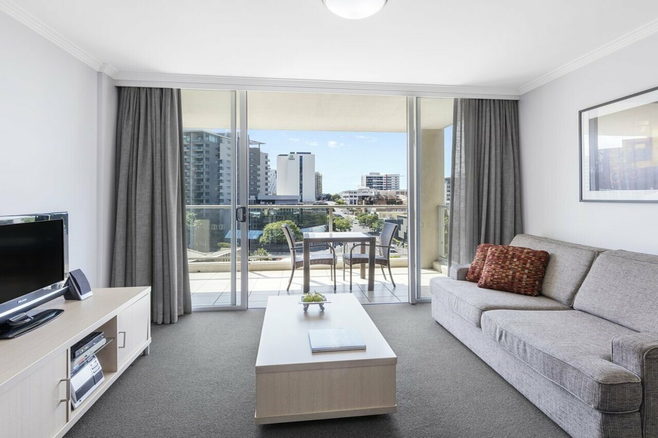 Фото Oaks Brisbane Lexicon Suites
