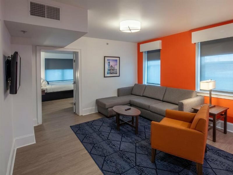 Фото Collegian Hotel & Suites Trademark Collection by Wyndham