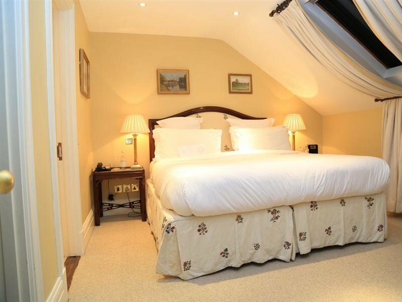 Фото Cranley Hotel London