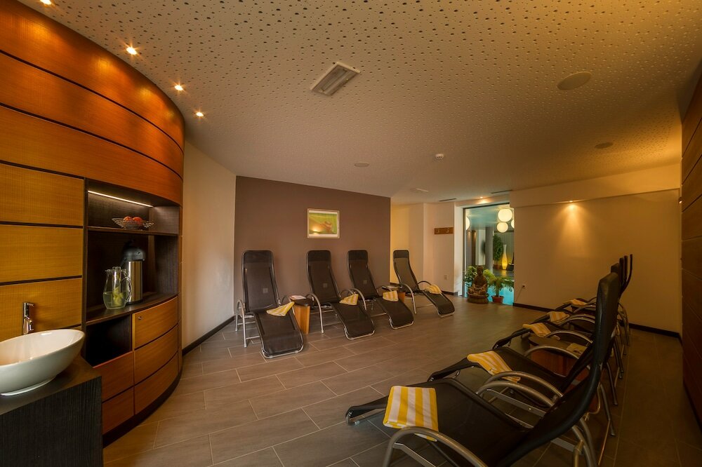 Фото Alpine City Wellness Hotel Dominik