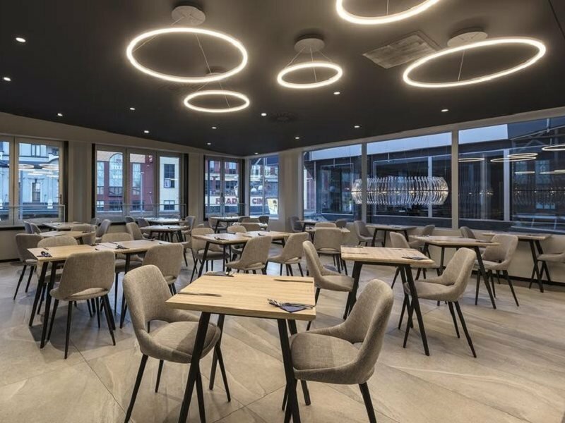 Фото Oaks Wellington Hotel