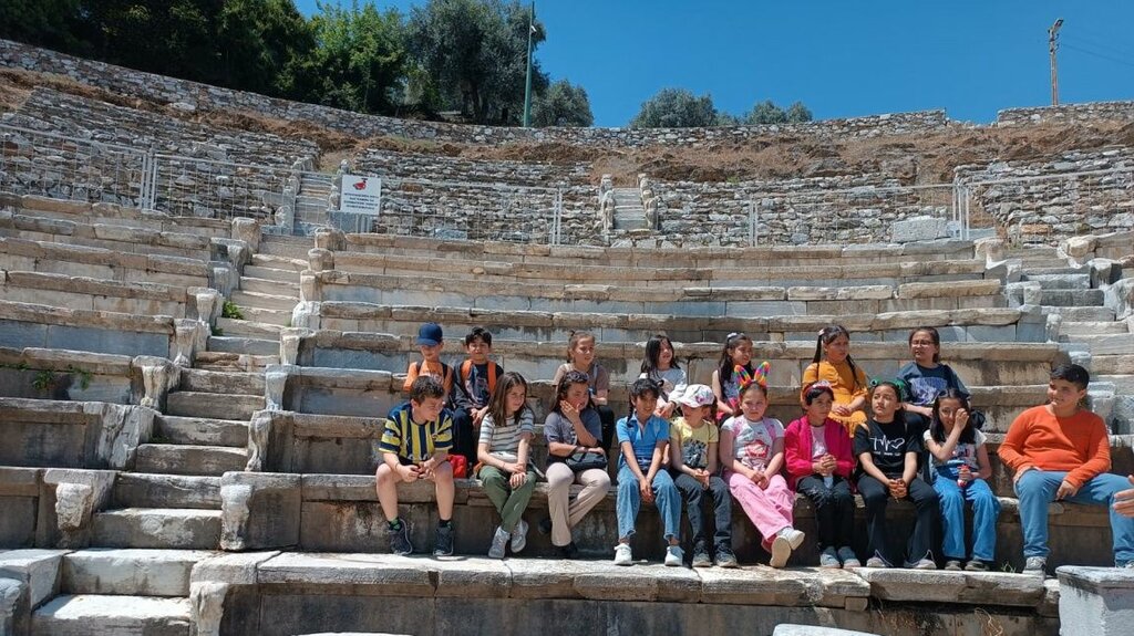 Primary school Republic Primary School, Torbali, photo