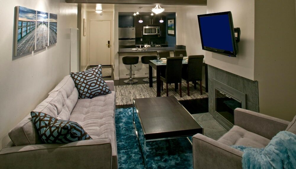 Фото Oceanside Marina Suites