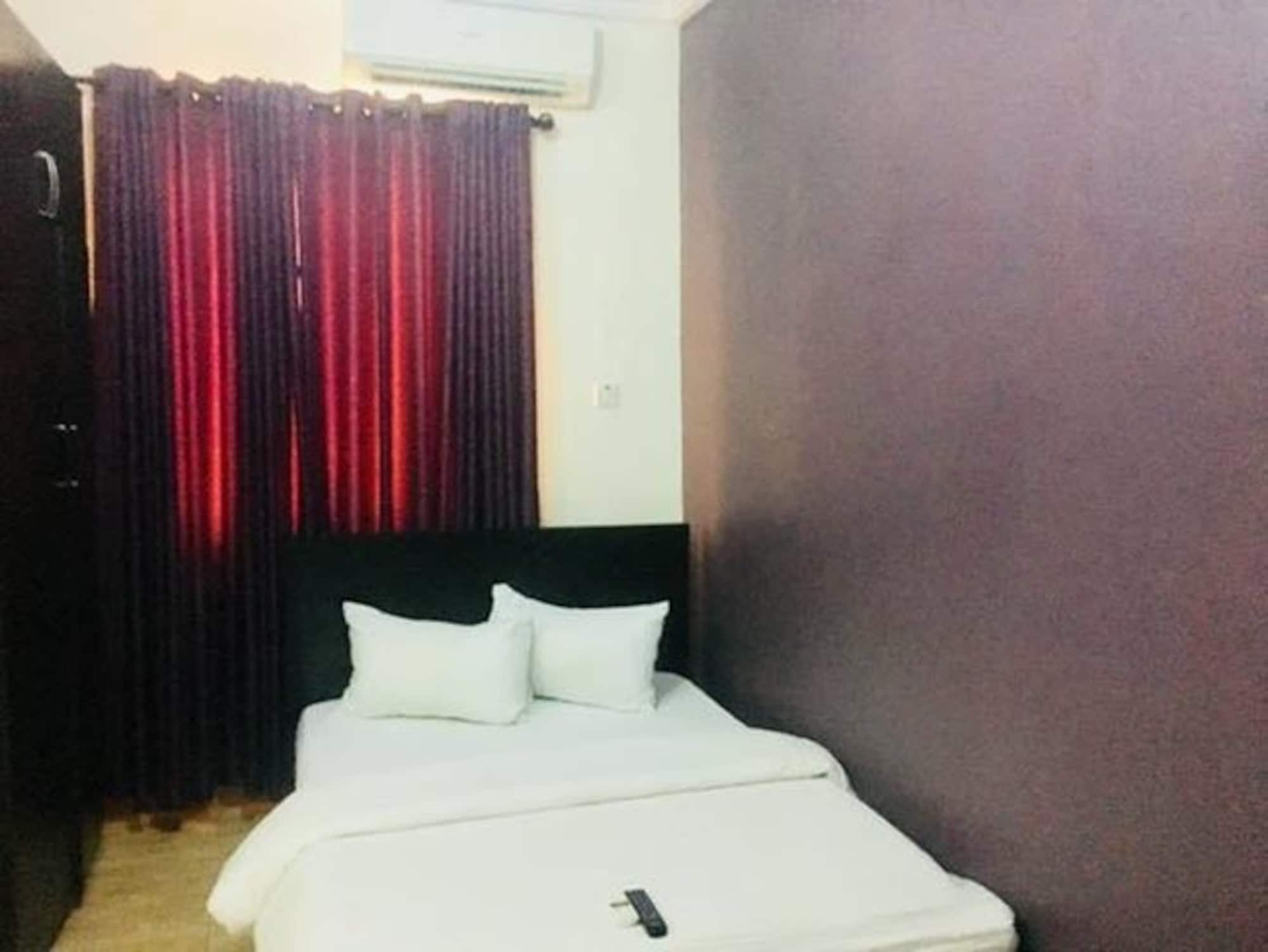 Фото Esporta Hotel Yaba