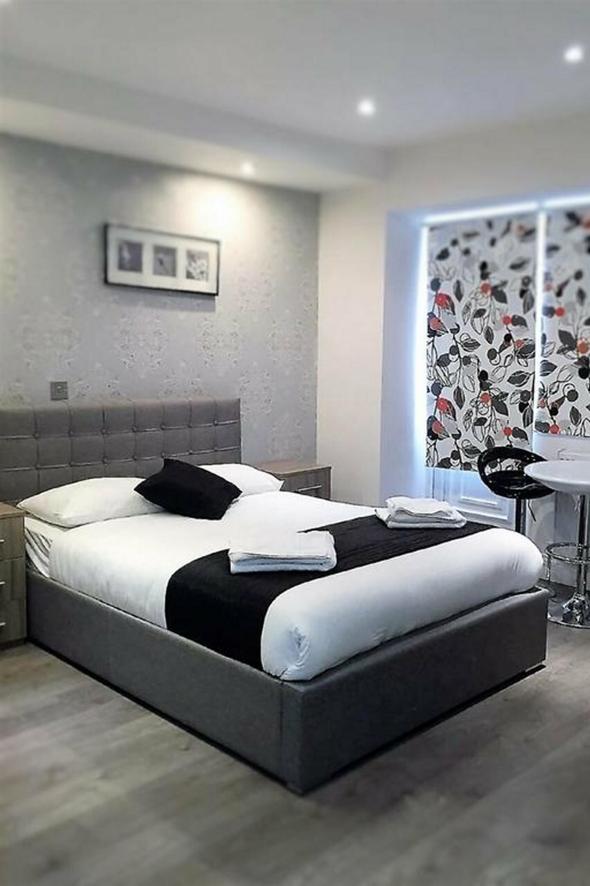 Фото Imperial Court Suites