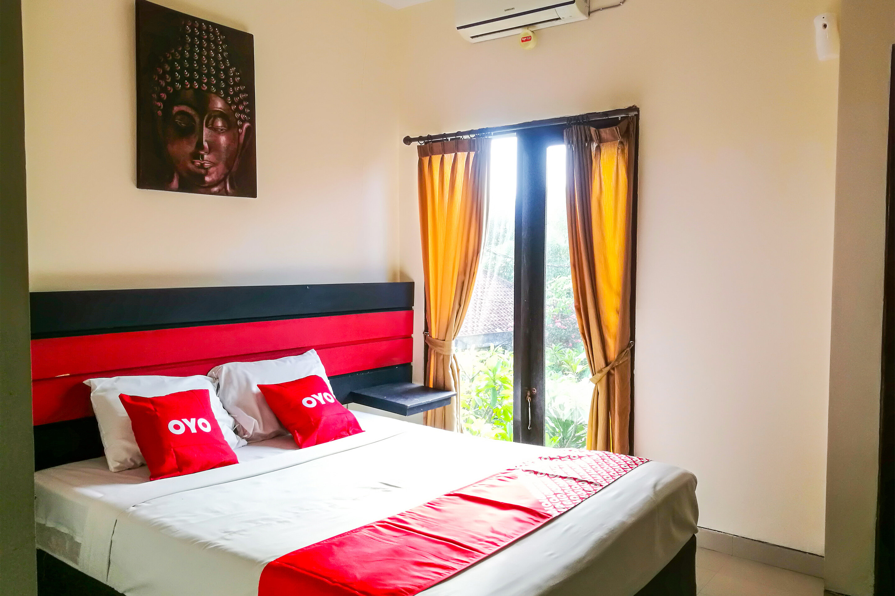 Фото Hotel Ayu Beach Inn