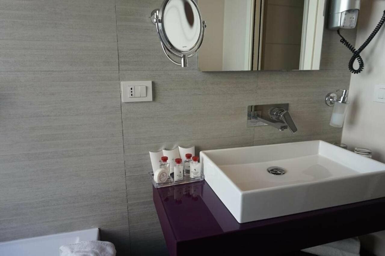 Фото Trevi Palace Luxury Inn