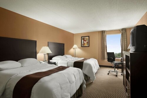 Гостиница Quality Inn & Suites