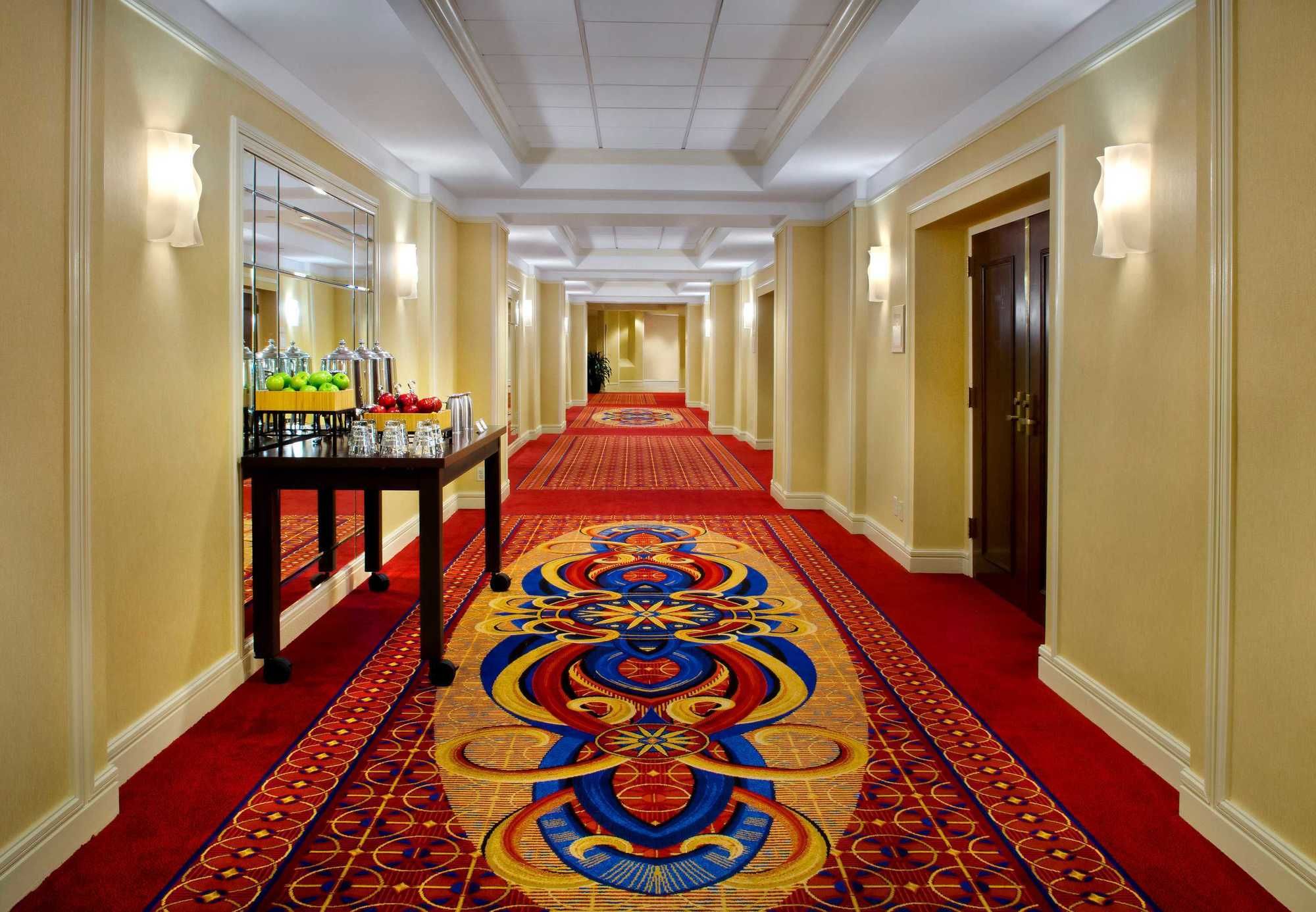 Фото Long Island Marriott