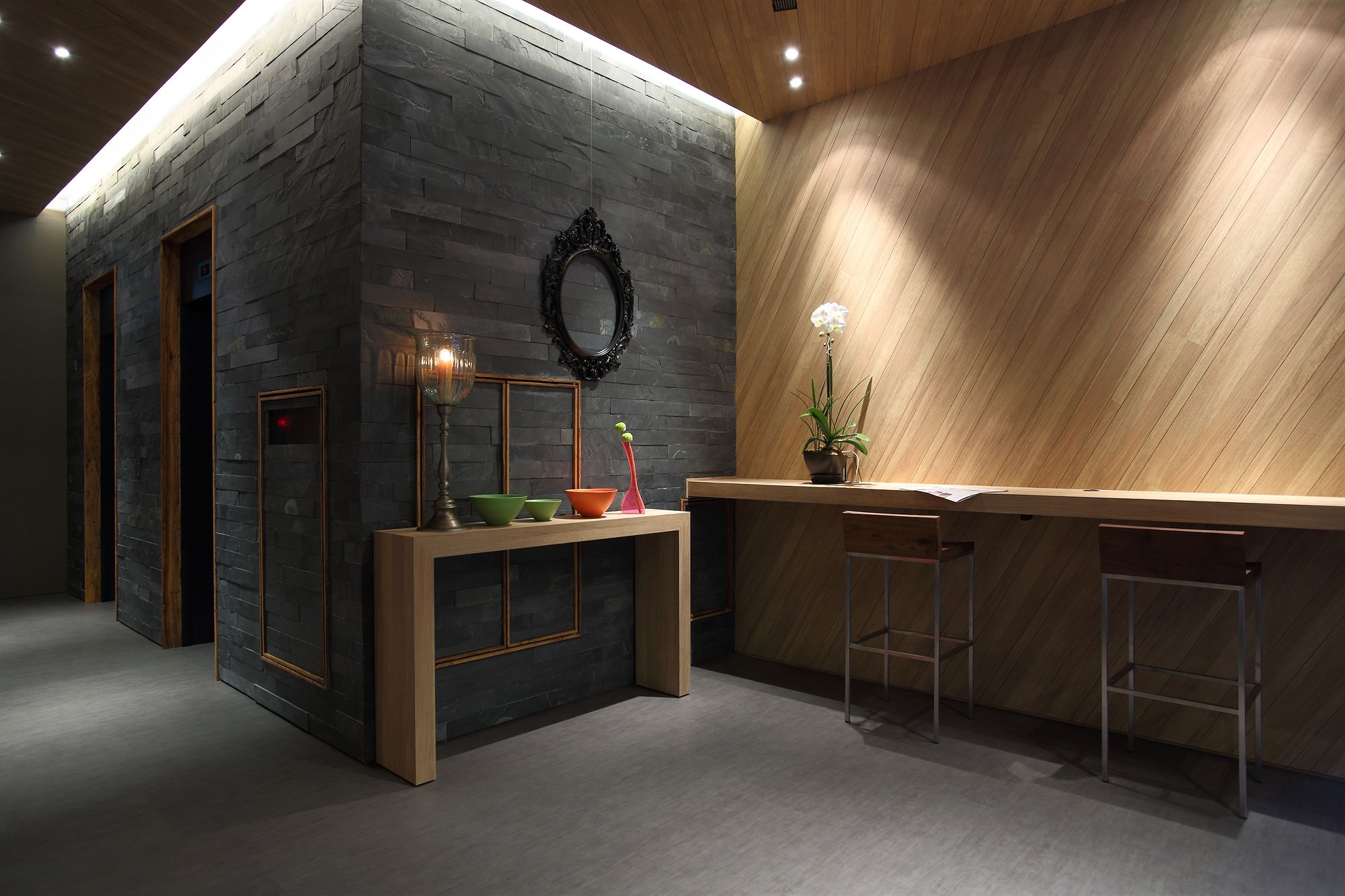 Фото Hotel j Metropolis