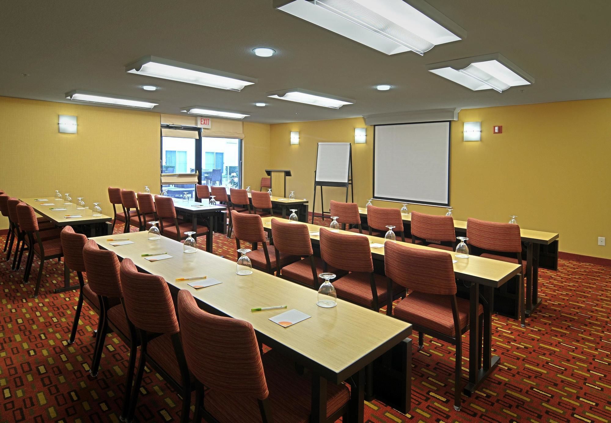 Фото Courtyard by Marriott Eugene Springfield