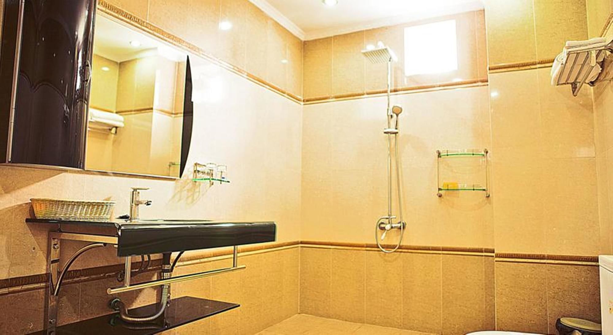 Фото Lan Vy Hotel