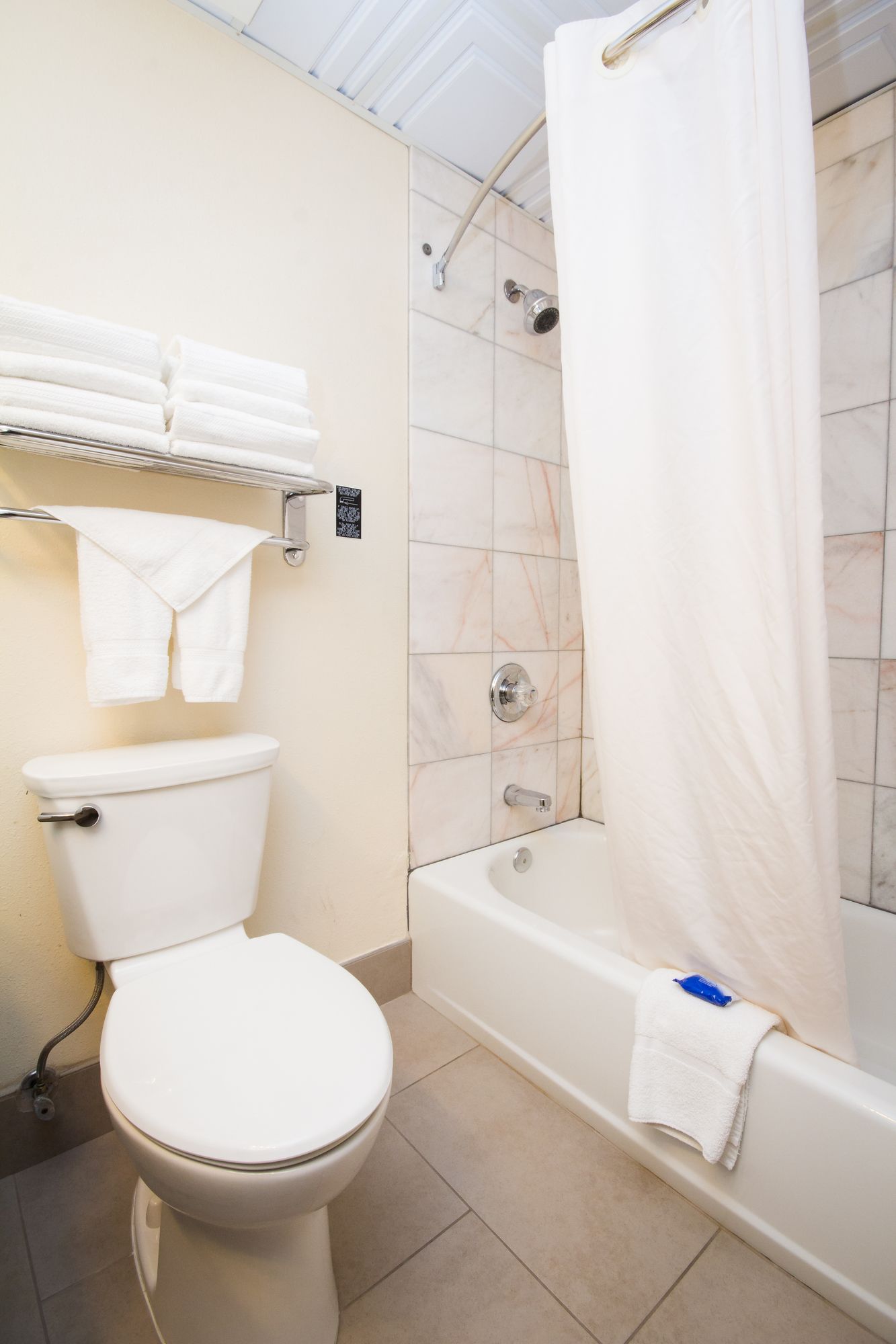 Фото Best Western Brighton Inn