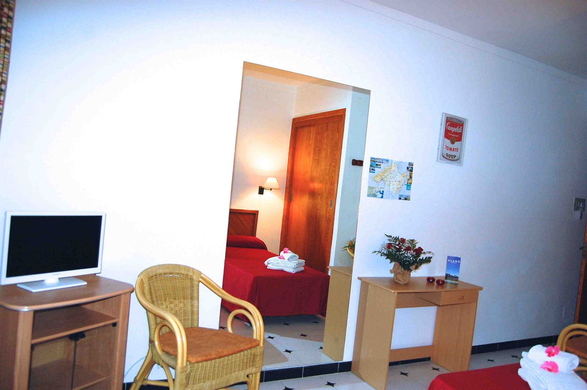 Фото Hostal Ca'n Tiu