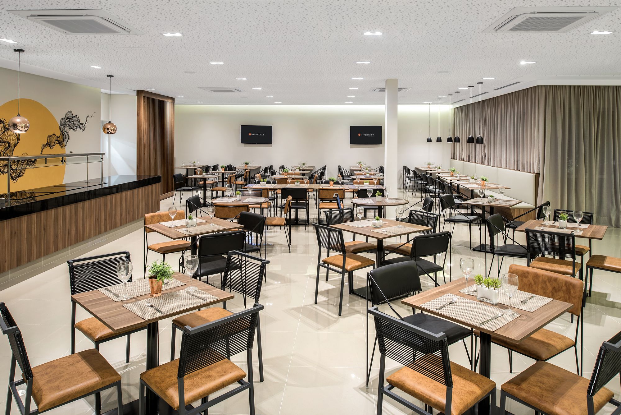 Фото Intercity Patio Pindamonhangaba