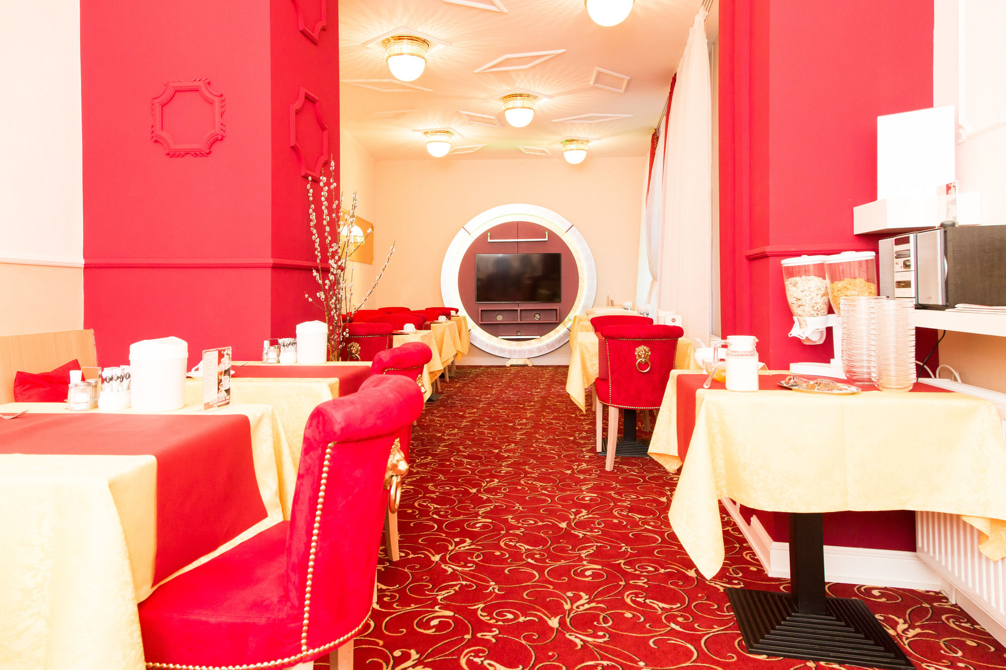 Фото Odeon Hotel