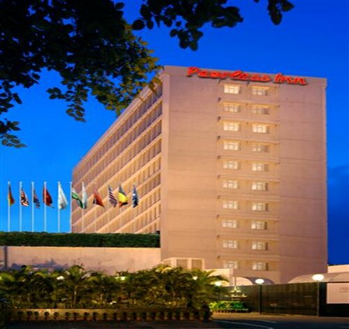 Внешний вид отеля The Peerless Inn - Kolkata в Калькутте, фото 1