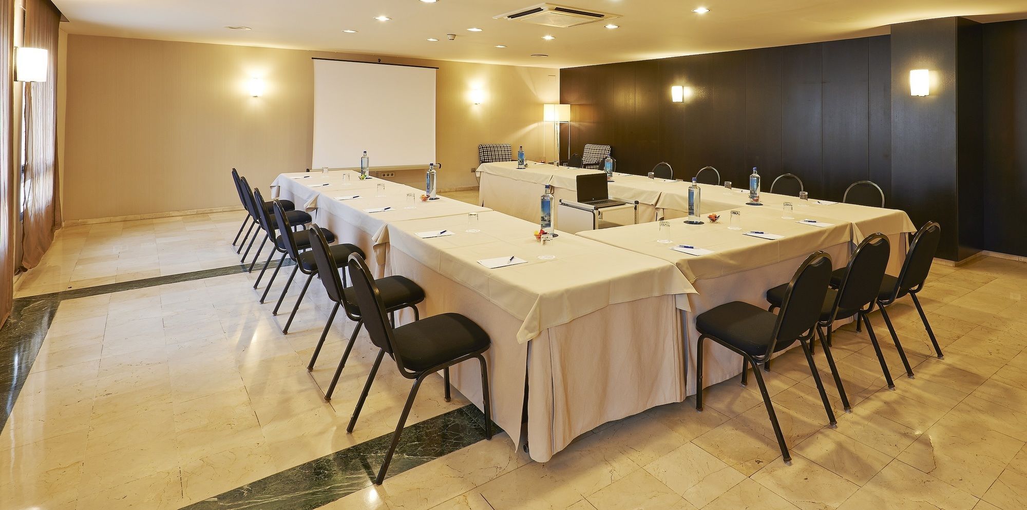 Фото Nh Lleida Pirineos