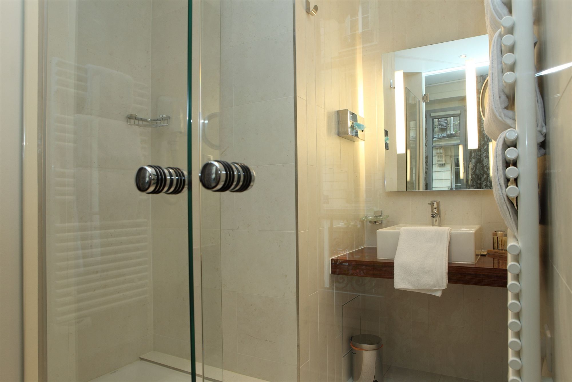 Фото Queens Boutique Hotel