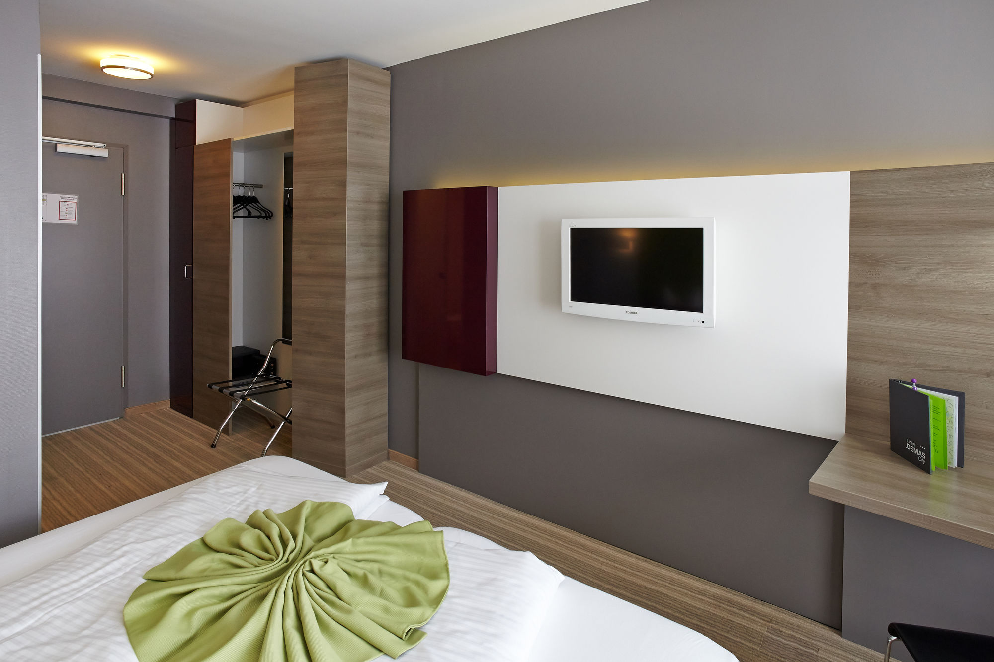 Фото Hotel Demas City
