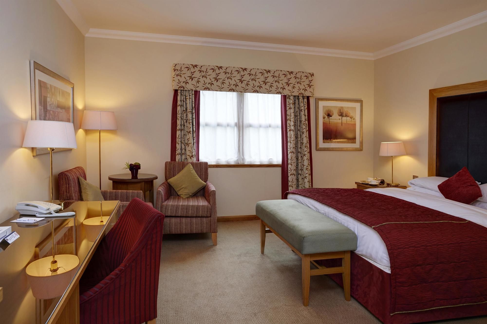 Фото Lochardil House Hotel