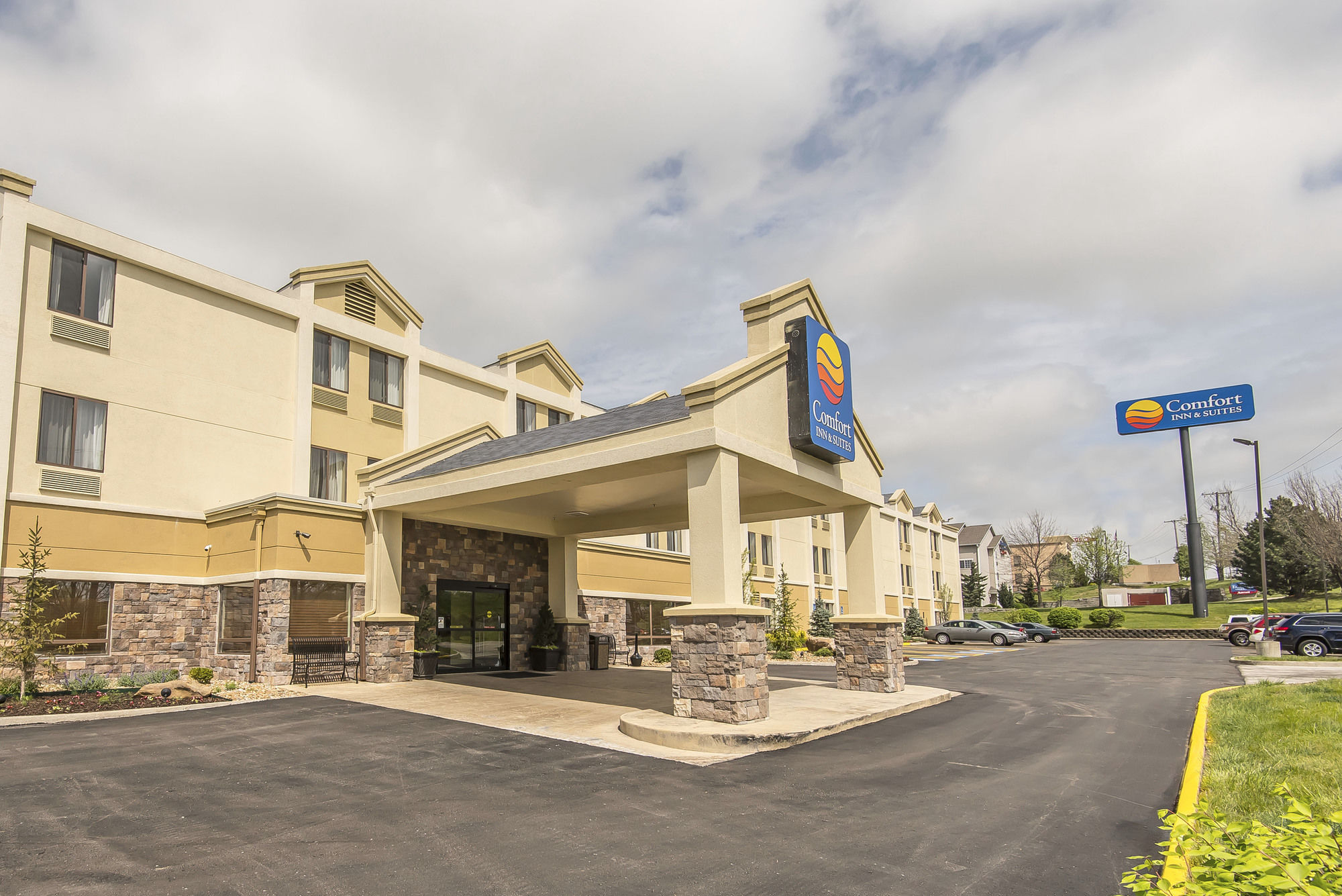 Фото Comfort Inn & Suites Kansas City - Northeast